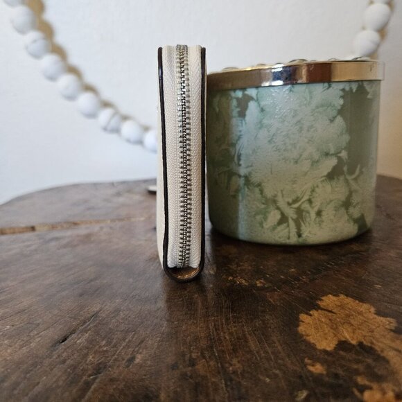 Disney Coach Dumbo Zip Wallet Ivory X Leather Accordion Long Wallet Logo Print - Picture 14 of 16